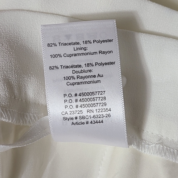 Aritzia Babaton Cohen Cream Pleated High Waisted Shorts Women's Size 0 - Picture 14 of 16